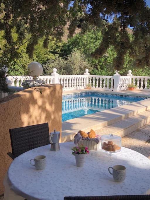 カルプCasa Con Piscinaアパートメント エクステリア 写真